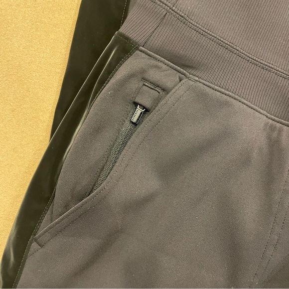 Women’s Athleta Venice Velvet Stripe Jogger Black Size Small - Picture 5 of 10